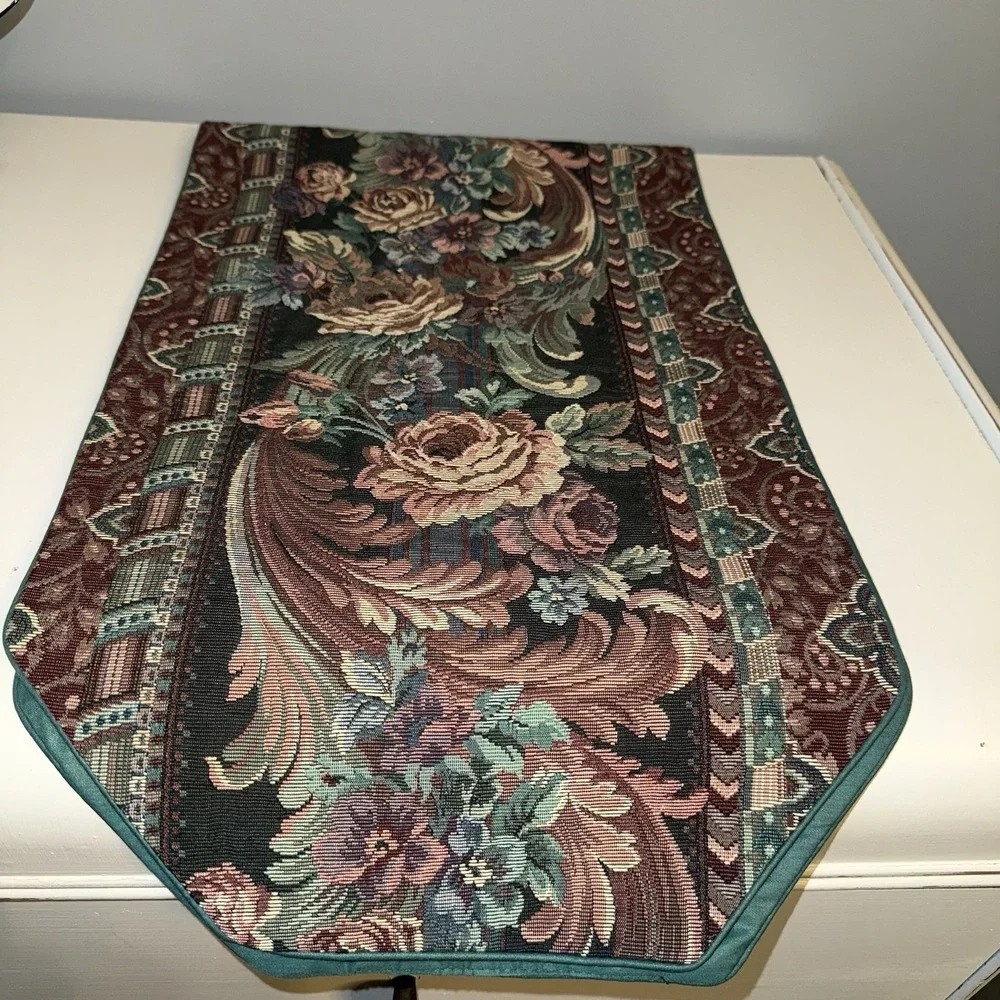 Tapestry Table Runner‎ Green Floral Elegant Country Cottage 42.5x12.5